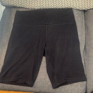 Aritzia biker shorts